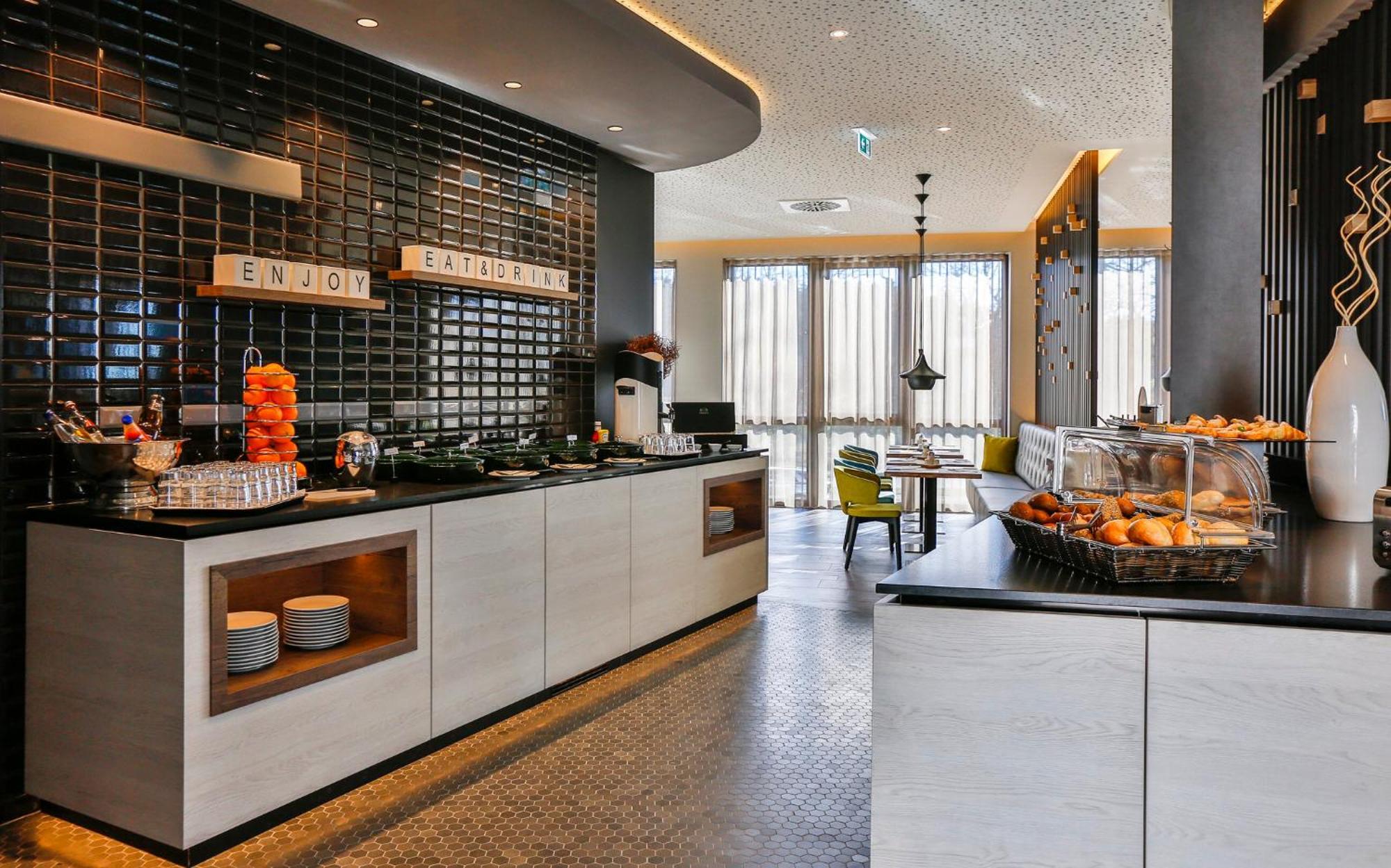 Holiday Inn - Villingen - Schwenningen By Ihg Ngoại thất bức ảnh